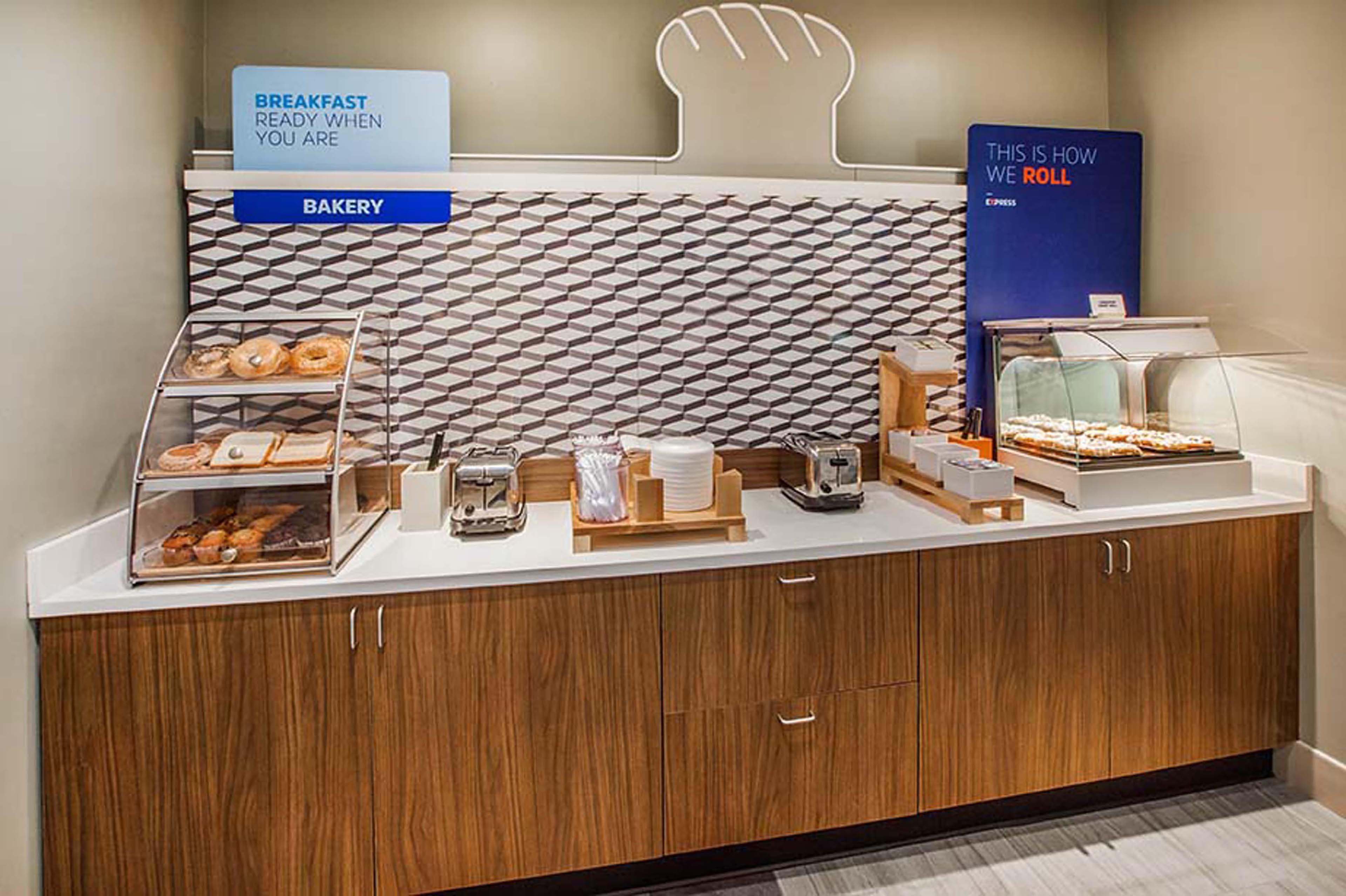 Holiday Inn Express Boston North-Woburn By Ihg Ngoại thất bức ảnh