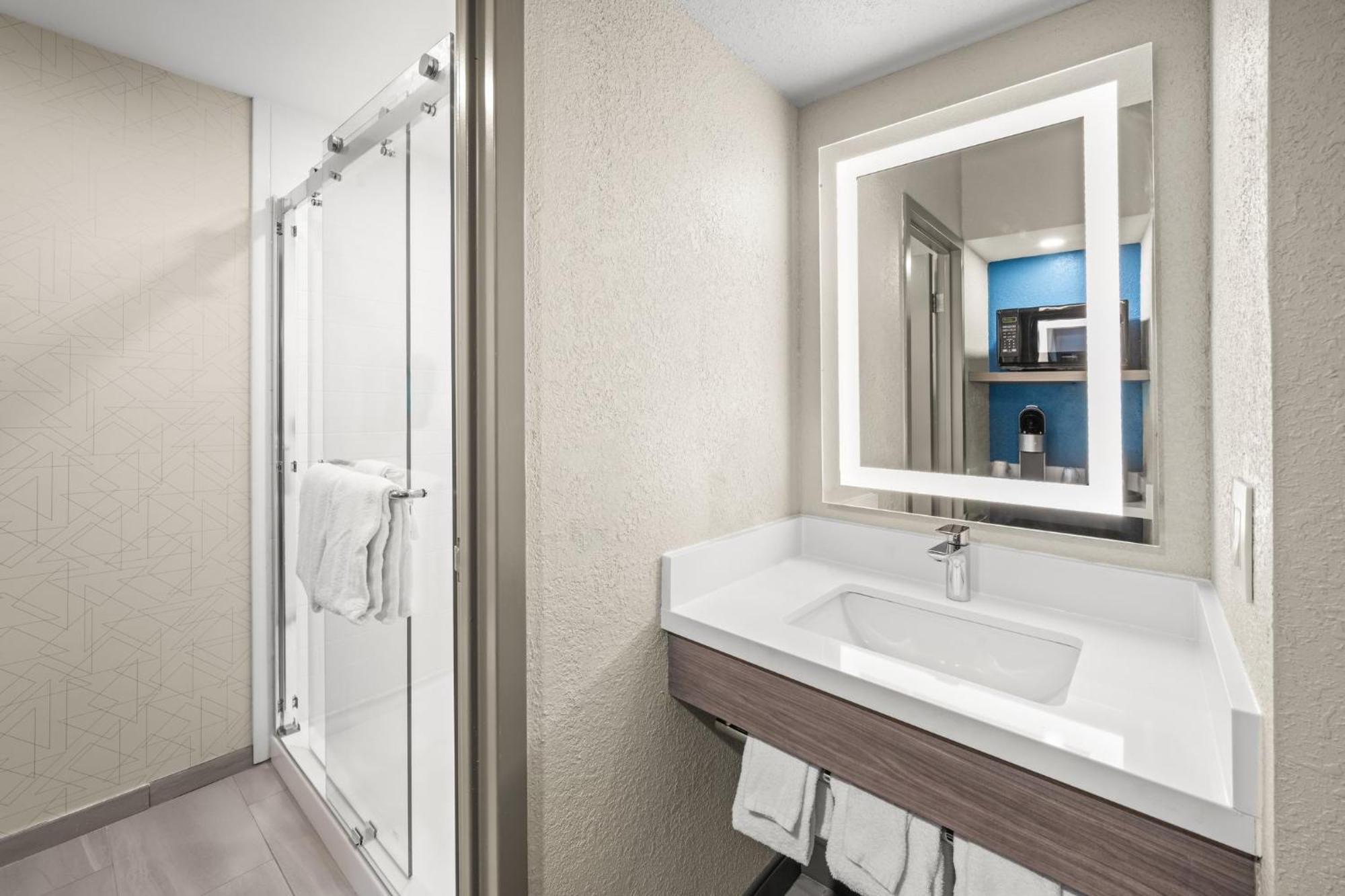 Holiday Inn Express Boston North-Woburn By Ihg Ngoại thất bức ảnh